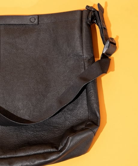 U L Pebbled Leather Shoulder bag 9L
