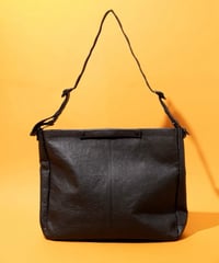 U L Pebbled Leather Shoulder bag 9L