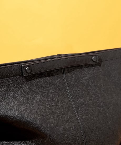 U L Pebbled Leather Shoulder bag 9L