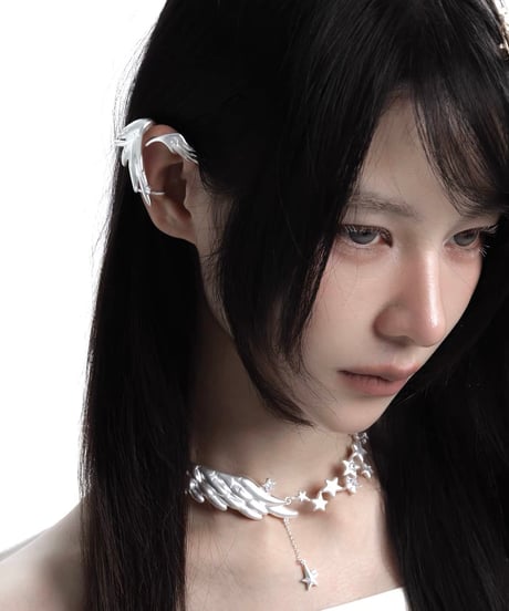 Angel's embrace ear cuff