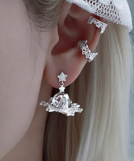 Star lace ear cuff