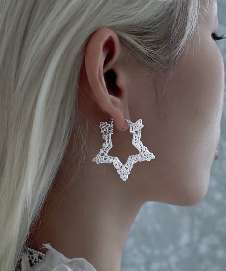 Star lace silhouette pierce