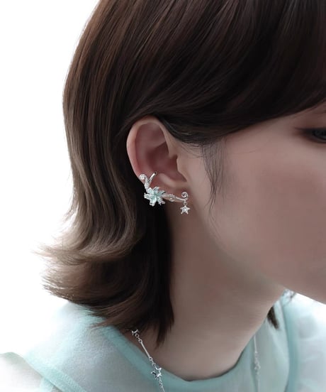 Mist mint lily ear cuff