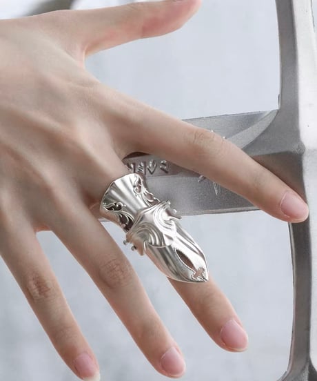 Knight’s relic finger cot ring