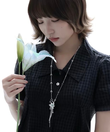 Mist mint lily necklace