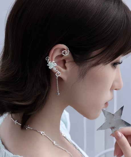 Mist mint lily roll ear cuff