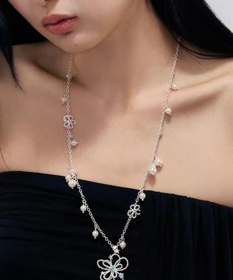 Blue blossom pearl  necklace