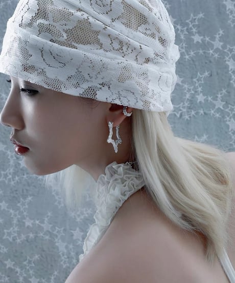 Star lace silhouette pierce