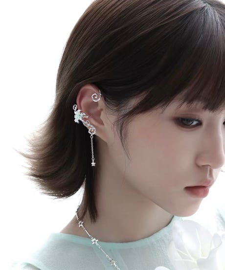 Mist mint lily roll ear cuff