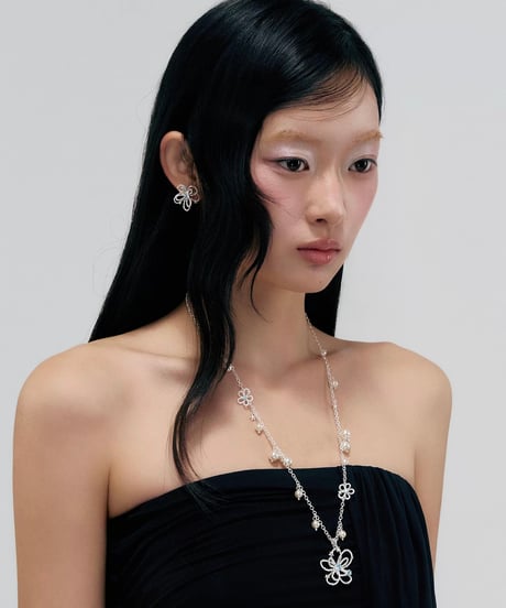 Blue blossom pearl  necklace
