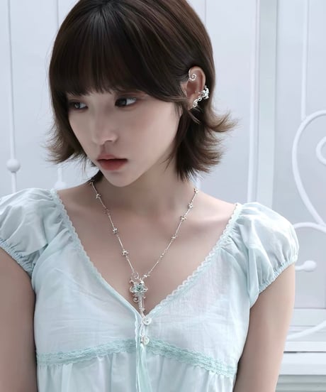 Mist mint lily necklace