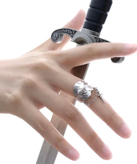 Knight’s relic charm ring