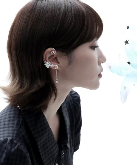 Mist mint lily roll ear cuff