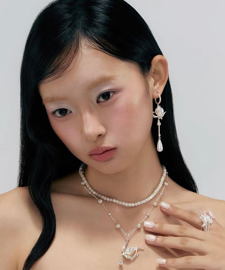Lucky bird drop pearl pierce