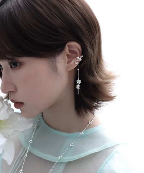 Mist mint lily drop ear cuff