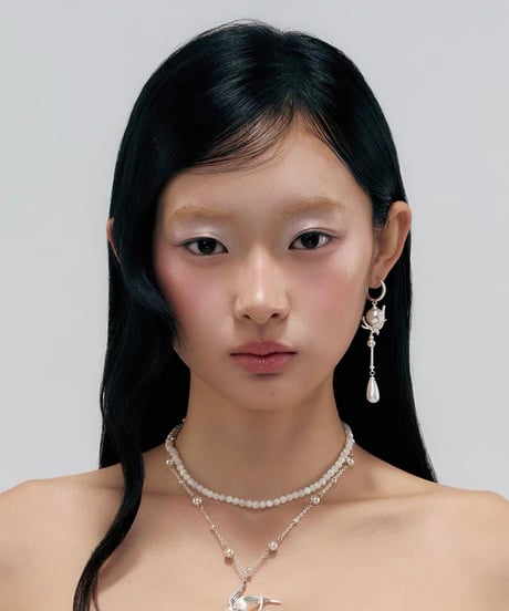 Lucky bird drop pearl pierce