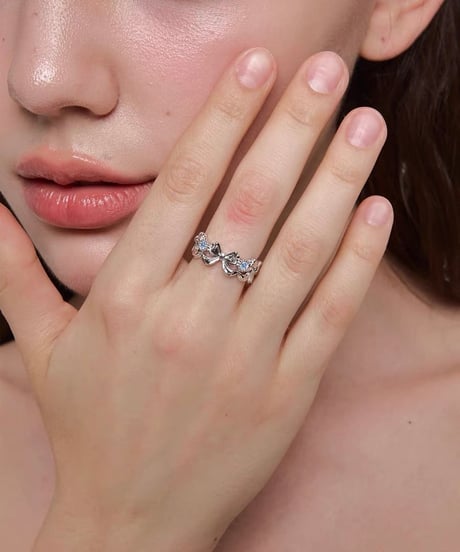 Ribbon parade silver ring