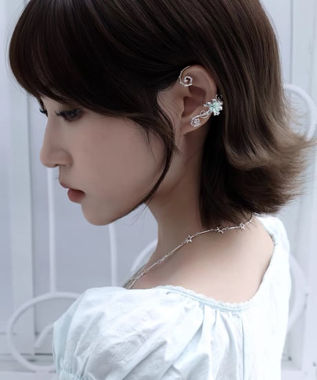 Mist mint lily roll ear cuff