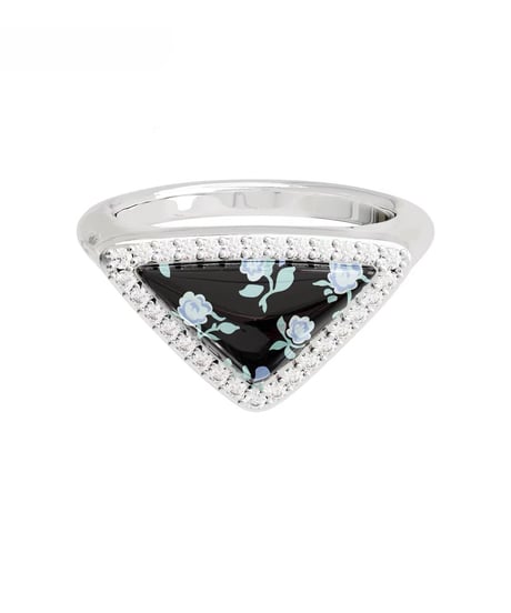 Flora triangle ring