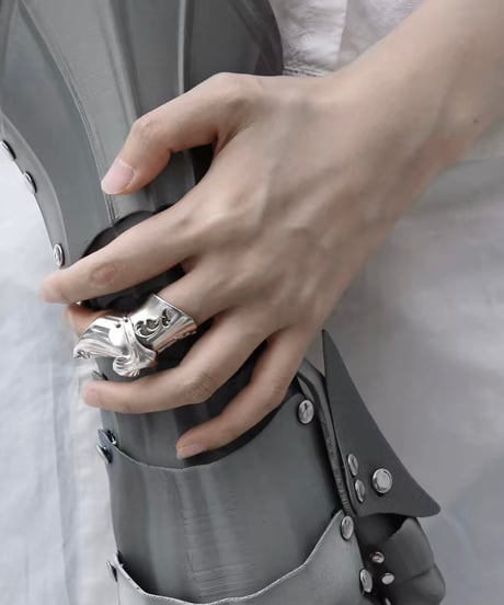 Knight’s relic finger cot ring
