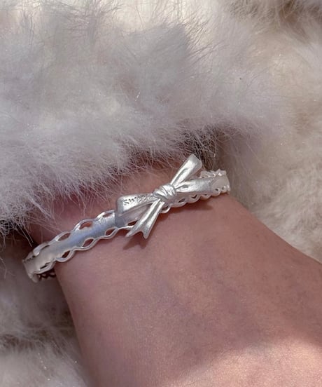 Ribbon twist bracelet