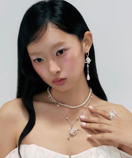 Lucky bird drop pearl pierce
