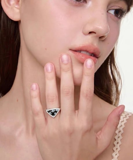 Flora triangle ring