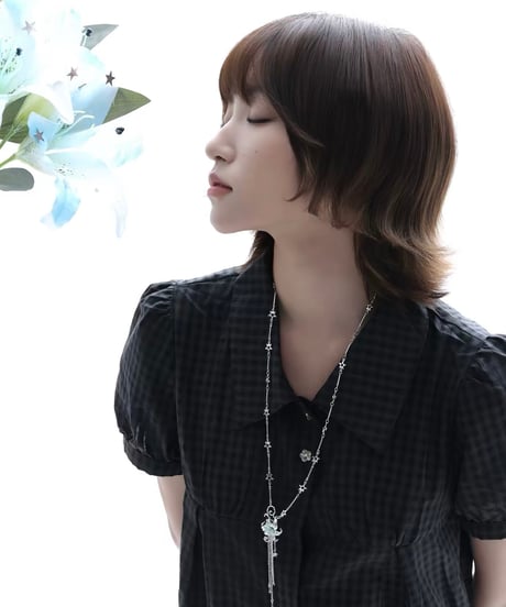 Mist mint lily necklace