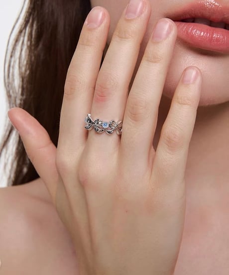 Ribbon parade silver ring