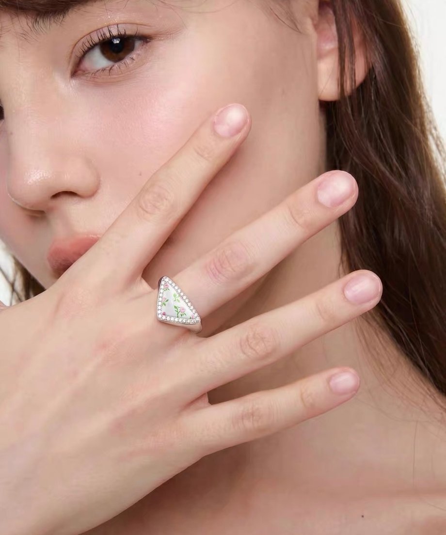 6a489c4a4b7d39f4b81c6f3c
