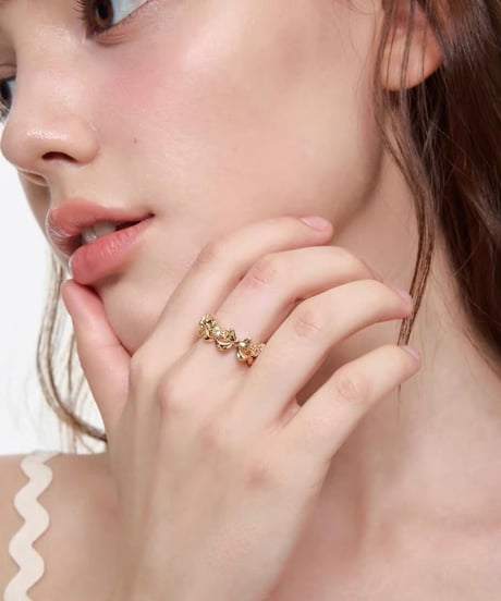 Ribbon parade gold ring