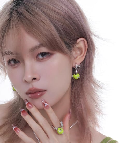 Green apple sparkle pierce
