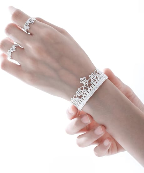 Star lace bracelet