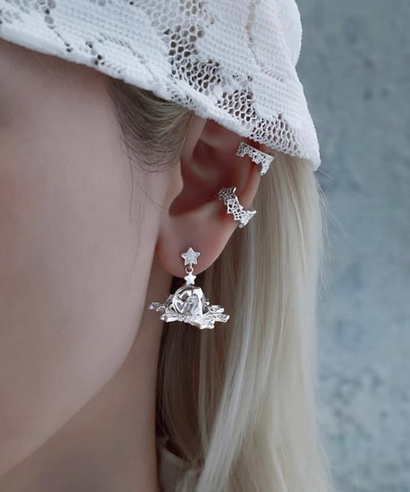 Star lace ear cuff
