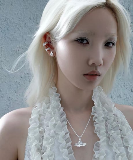 Star lace ear cuff