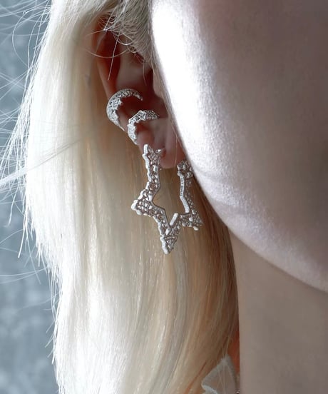 Star lace silhouette pierce