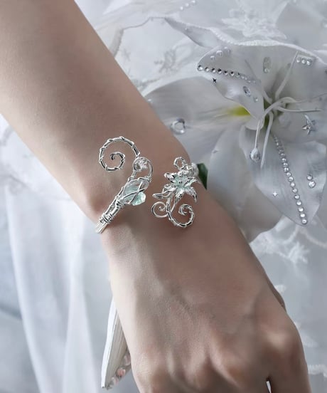 Mist mint lily bracelet