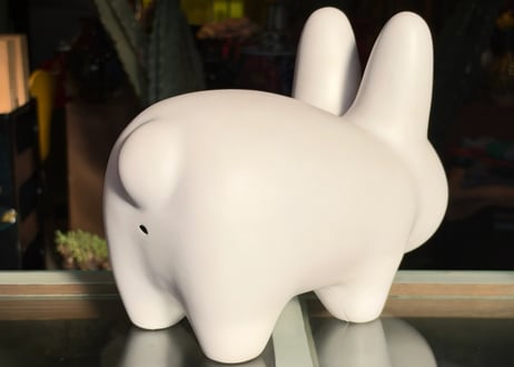 Kozik x kidrobot スモーキンラビット 10インチ ホワイト アートトイ