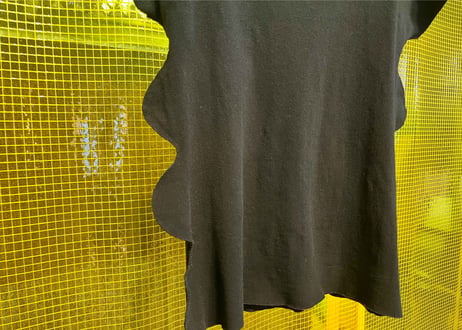 ISSEY MIYAKE（イッセイミヤケ） ウェーブサイド ノースリーブニットトップス