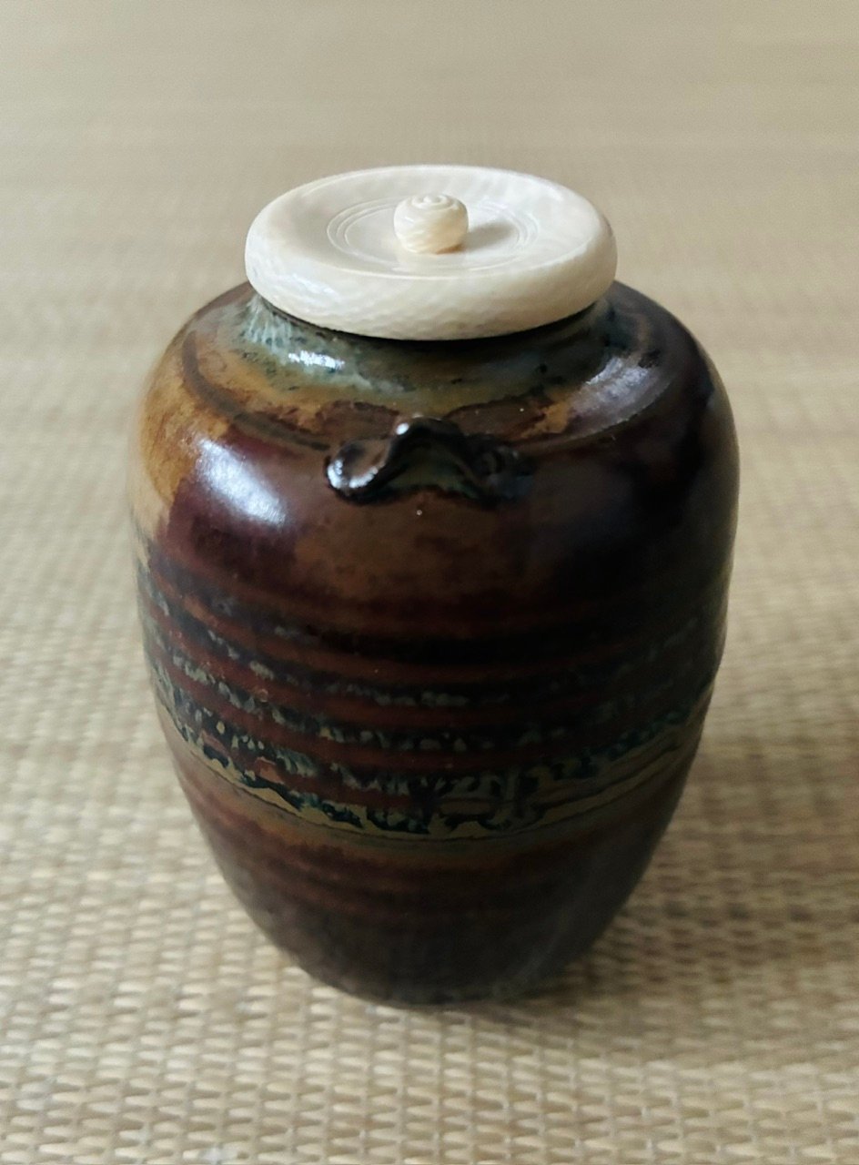 専用 未使用 高取喜恵 高取焼 肩衝茶入 伊予簾 小牡丹唐草文緞子 仕覆