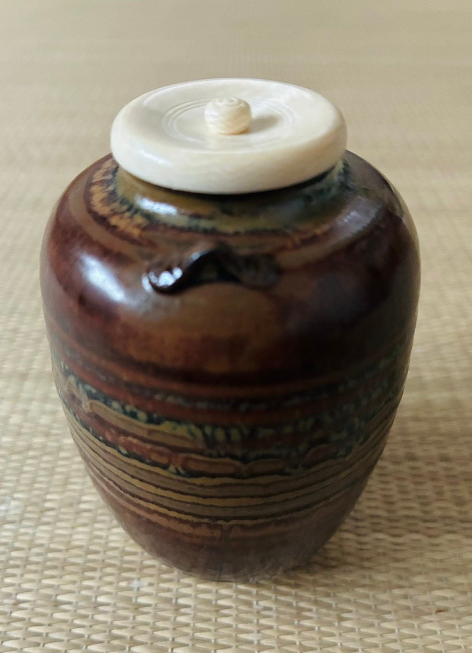 美品 桐共箱 仕覆付 】 十三代八仙妻 高取喜恵造 仕覆付 耳付茶入 高取