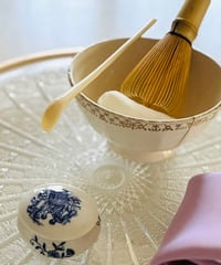 美品 桐共箱付】沙音窯 松月 金鐘浩造 高麗青磁 平茶碗 | ginyoudo