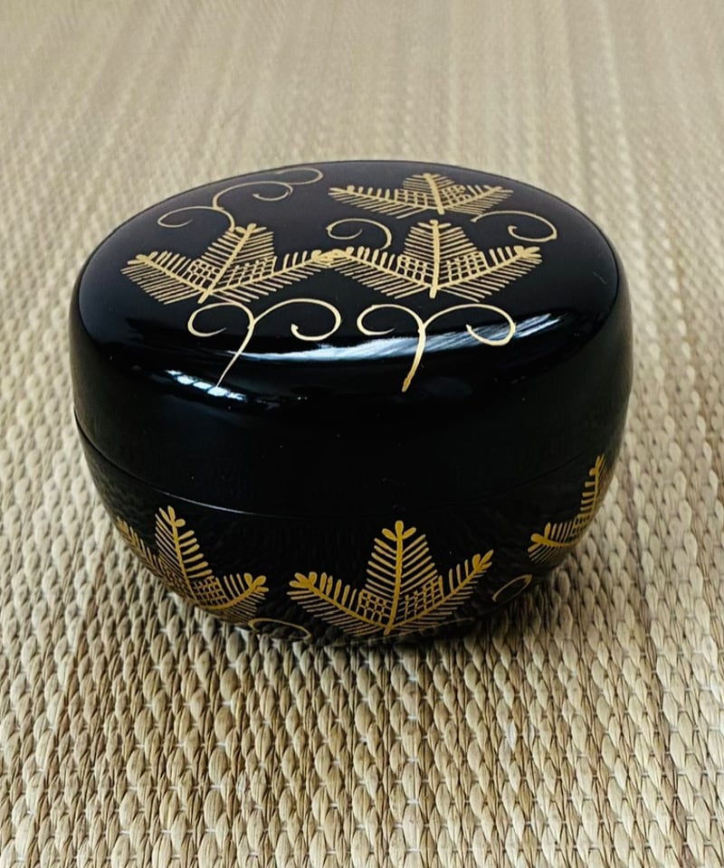 美品】茶箱用 平棗 若松に唐草 黒/金彩 樹脂製 | ginyoudo