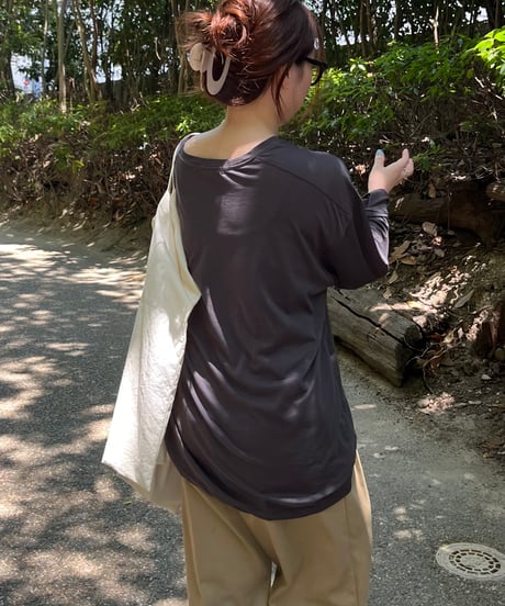 ルーズドレーププルオーバー
