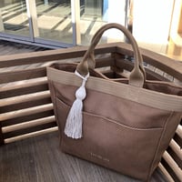 UNIVERSALトートバッグ キャメル　※タッセルチャーム付