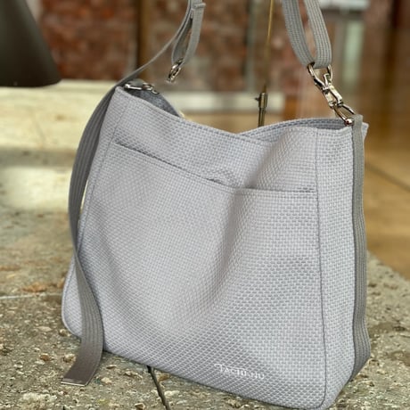 残りわずか”Round” 2025SS限定色 Light Gray