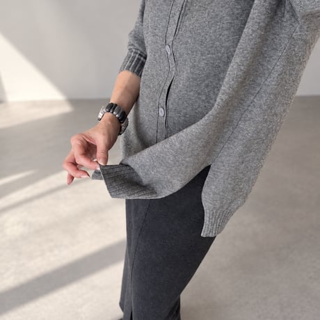 完売しました。サイドスリットロングカーディガン