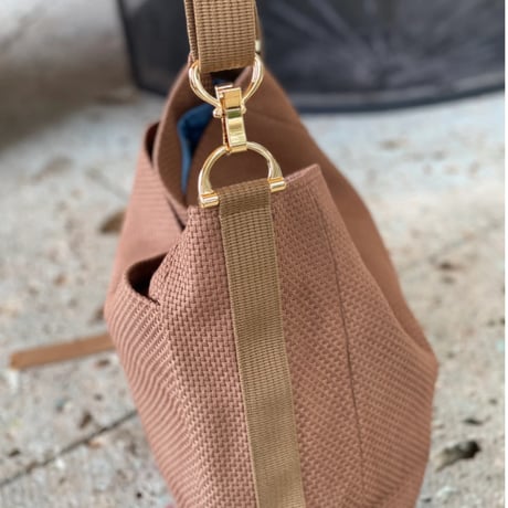 新作Round camel