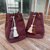 STRING 2025AW限定色ボルドー　※タッセルチャームSサイズ2個付き