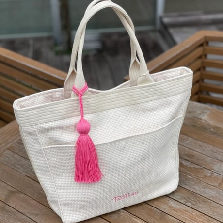 UNIVERSALトート数量限定IVORY※ピンク刺繍
